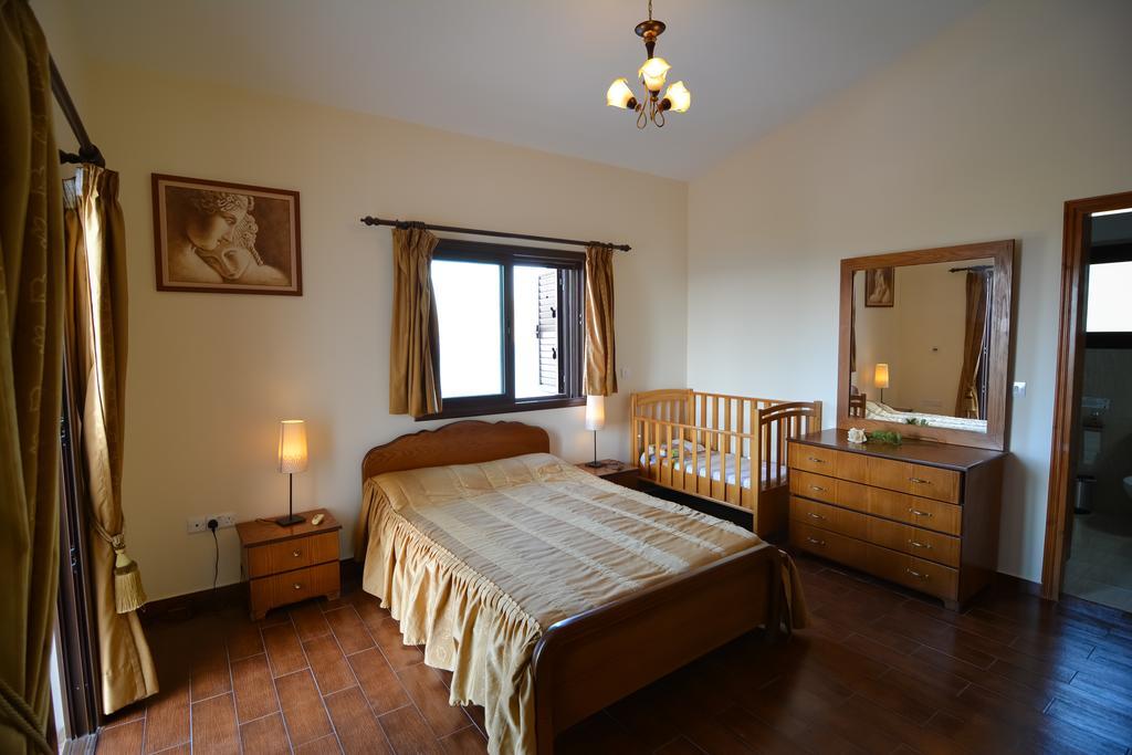 Kalli Villa Pomos Chambre photo