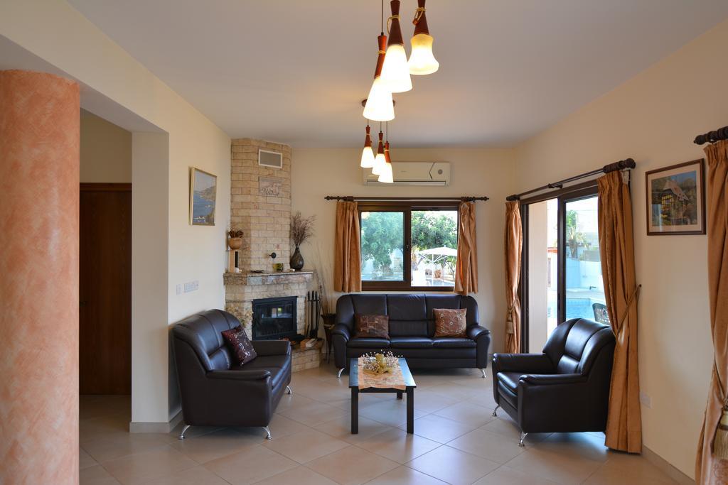 Kalli Villa Pomos Chambre photo
